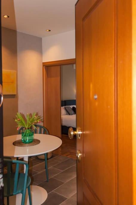 Deluxe Urban 2Br Apt By Nat. Archaelogical Museum เอเธนส์ ภายนอก รูปภาพ